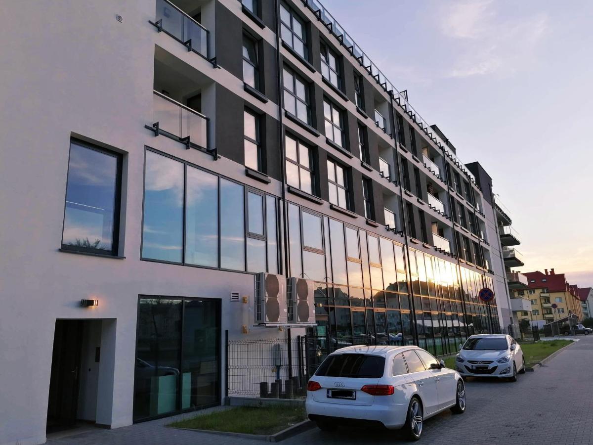 Jurajska Plaza - Nowoczesny Apartament Z Osobna Sypialnia, Parking Gratis - 凯尔采 外观 照片